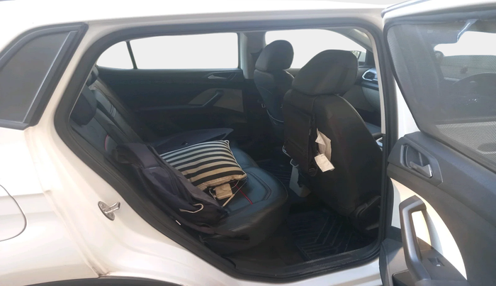 2022 Volkswagen TAIGUN HIGHLINE 1.0 TSI MT, Petrol, Manual, 1,85,866 km, interior