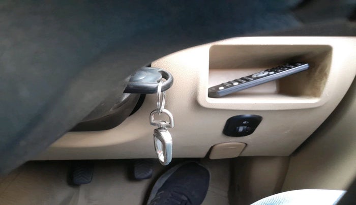 2013 Chevrolet Enjoy 1.3 LS 8 STR, Diesel, Manual, 1,04,787 km, interior