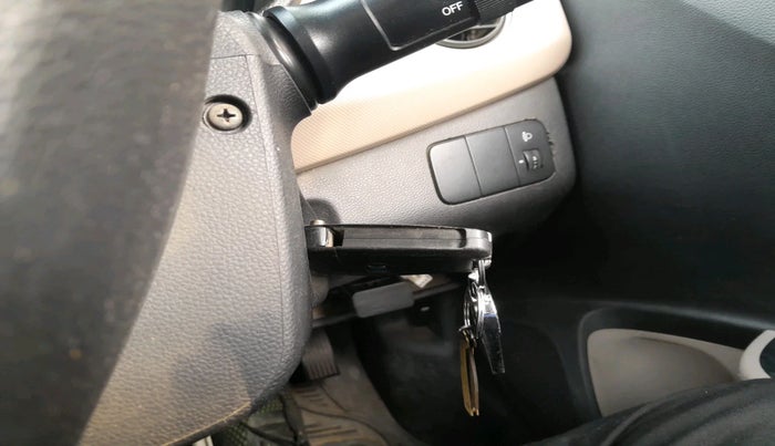 2018 Hyundai Xcent E+, Petrol, Manual, 1,17,592 km, interior