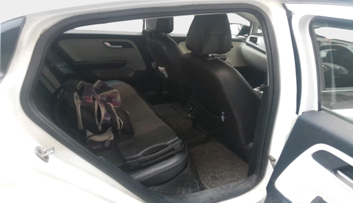 2021 Tata ALTROZ XZ PETROL, Petrol, Manual, 33,937 km, interior