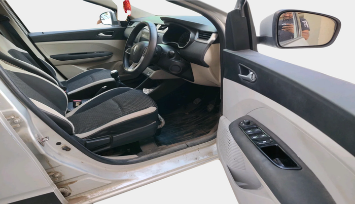 2019 Renault TRIBER RXZ, Petrol, Manual, 57,831 km, interior