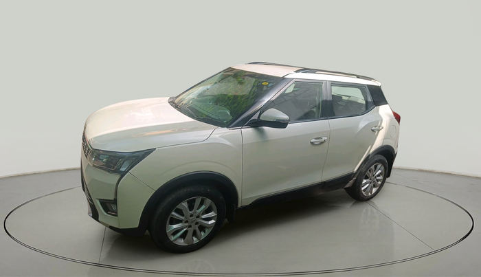 2019 Mahindra XUV300 W8 1.5 DIESEL, Diesel, Manual, 1,17,403 km, exterior