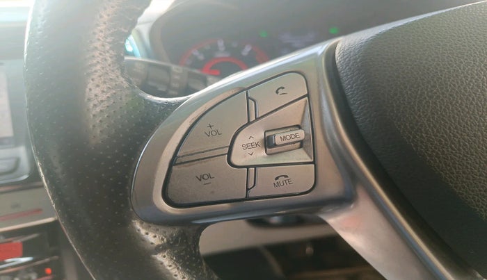 2019 Mahindra XUV300 W8 1.5 DIESEL, Diesel, Manual, 1,17,403 km, interior