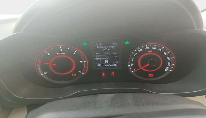 2019 Mahindra XUV300 W8 1.5 DIESEL, Diesel, Manual, 1,17,403 km, interior