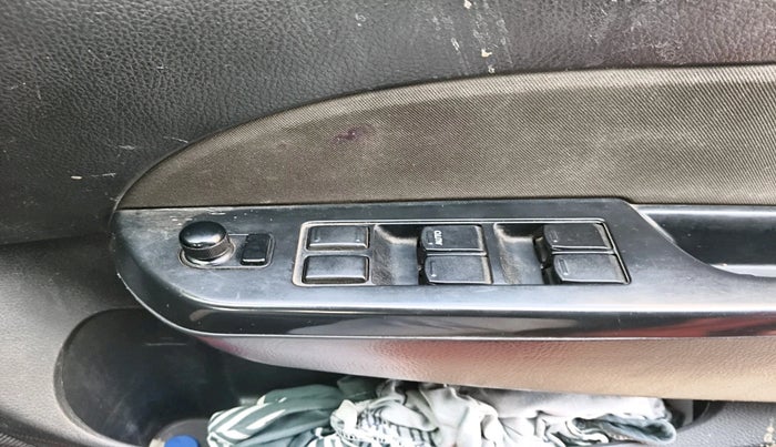 2017 Maruti Swift VXI, Petrol, Manual, 1,69,540 km, interior