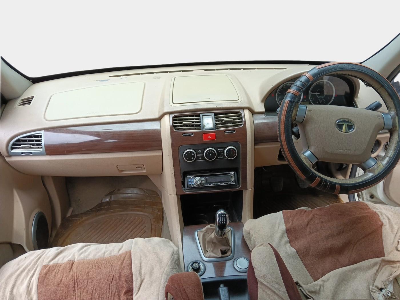 2013 Tata Safari Storme 2.2 VX 4X2, Diesel, Manual, 95,932 km, interior
