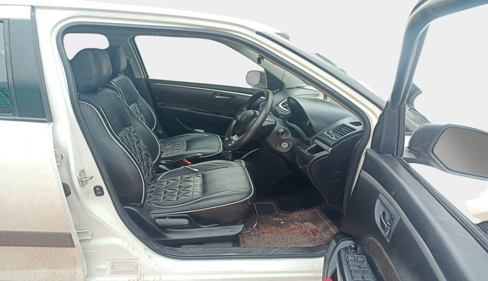 2013 Maruti Swift VXI, Petrol, Manual, 1,69,652 km, interior