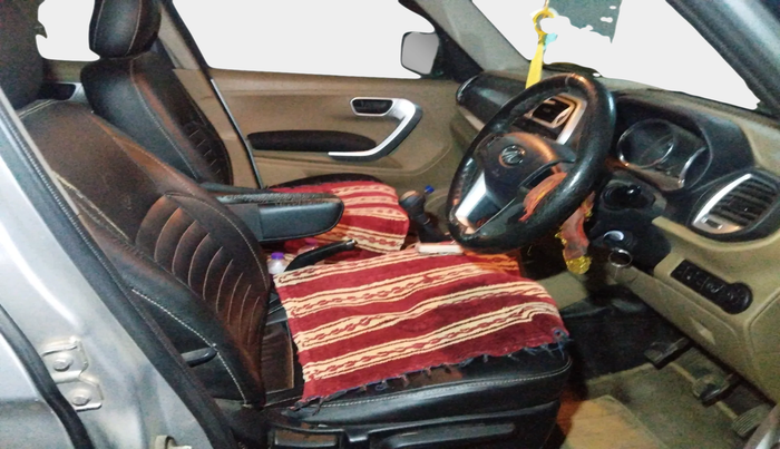 2017 Mahindra TUV300 T10, Diesel, Manual, 2,31,939 km, interior