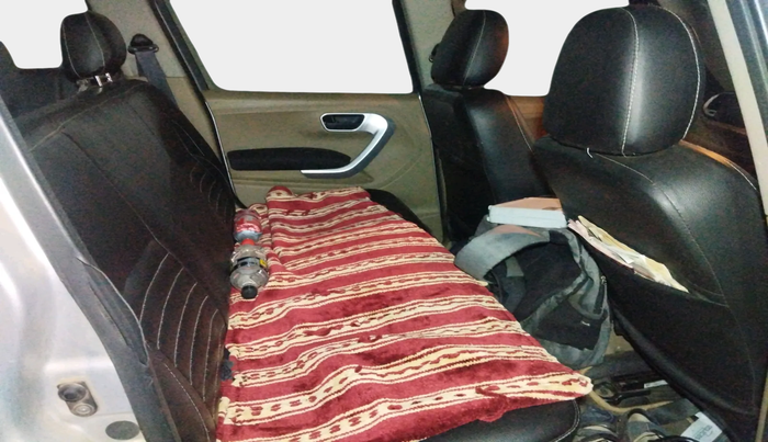 2017 Mahindra TUV300 T10, Diesel, Manual, 2,31,939 km, interior