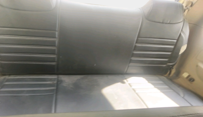 2016 Mahindra Xylo D4, Diesel, Manual, 2,20,725 km, interior