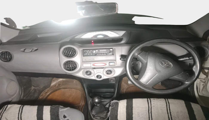 2011 Toyota Etios G, Petrol, Manual, 1,31,368 km, interior