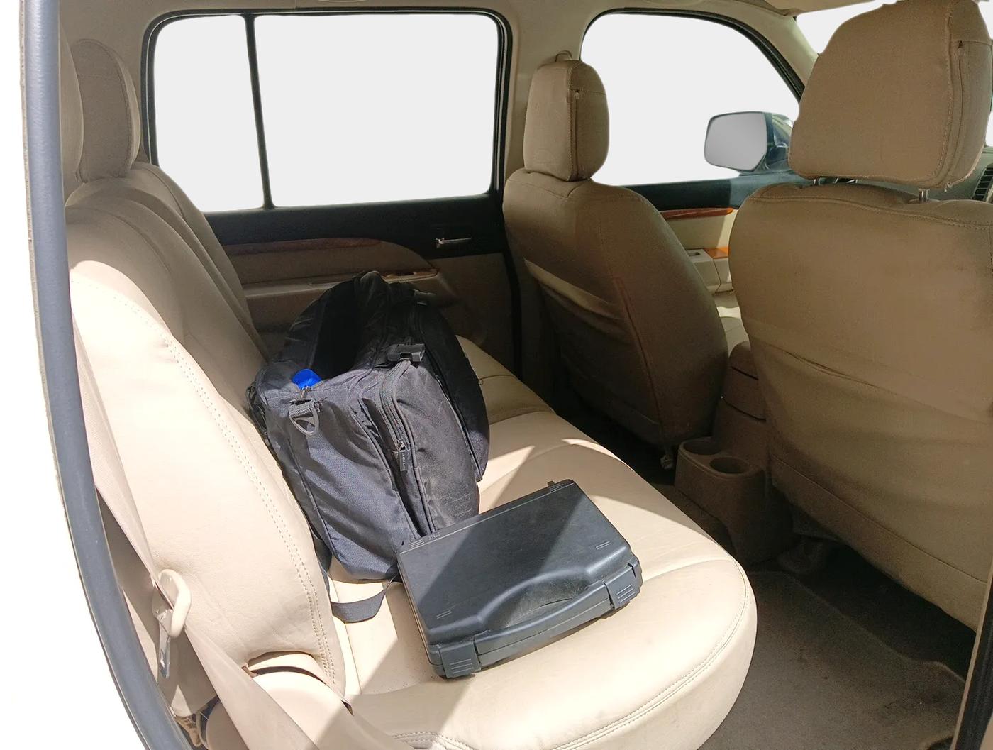 2010 Ford Endeavour 3.0L 4X4 AT, Diesel, Automatic, 3,25,000 km, interior