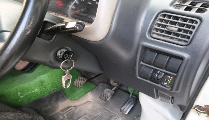 2011 Maruti Eeco 7 STR, Petrol, Manual, 65,534 km, interior