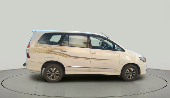 2015 Toyota Innova 2.5 VX 8 STR, Diesel, Manual, 1,50,700 km, exterior