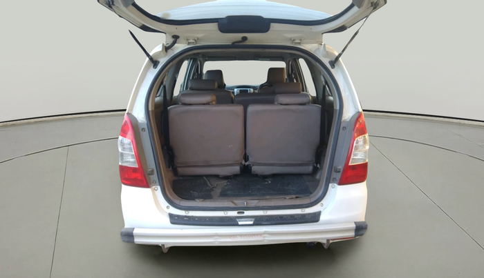 2015 Toyota Innova 2.5 VX 8 STR, Diesel, Manual, 1,50,700 km, exterior