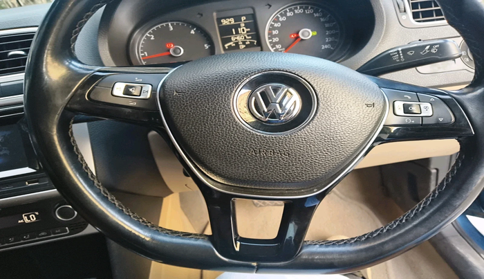 2017 Volkswagen Ameo HIGHLINE PLUS 1.5L AT 16 ALLOY, Diesel, Automatic, 64,607 km, interior