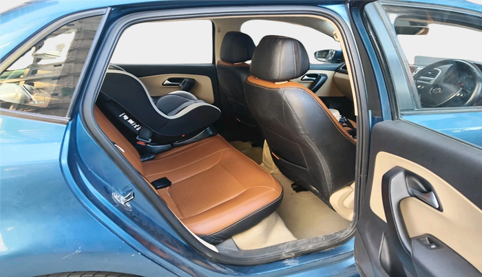 2017 Volkswagen Ameo HIGHLINE PLUS 1.5L AT 16 ALLOY, Diesel, Automatic, 64,607 km, interior