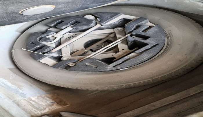 2017 Volkswagen Ameo TRENDLINE 1.5L, Diesel, Manual, 1,67,039 km, tyre