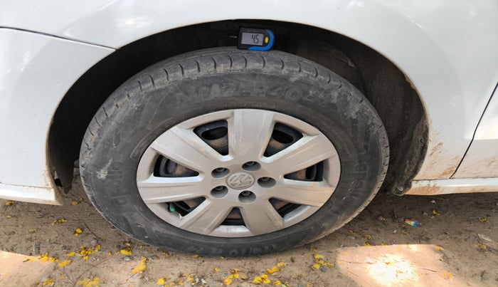 2017 Volkswagen Ameo TRENDLINE 1.5L, Diesel, Manual, 1,67,039 km, tyre