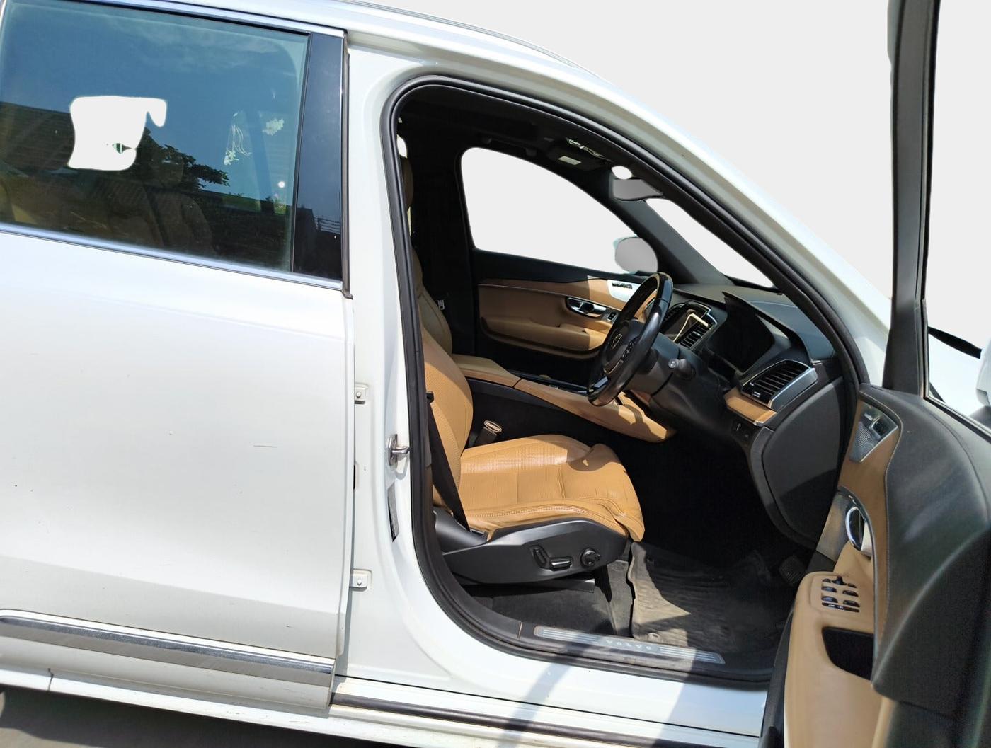 2020 Volvo XC 90 D5 Inscription, Diesel, Automatic, 1,07,439 km, interior