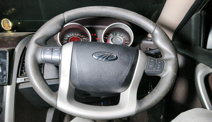 2014 Mahindra XUV500 W6, Diesel, Manual, 1,65,388 km, interior