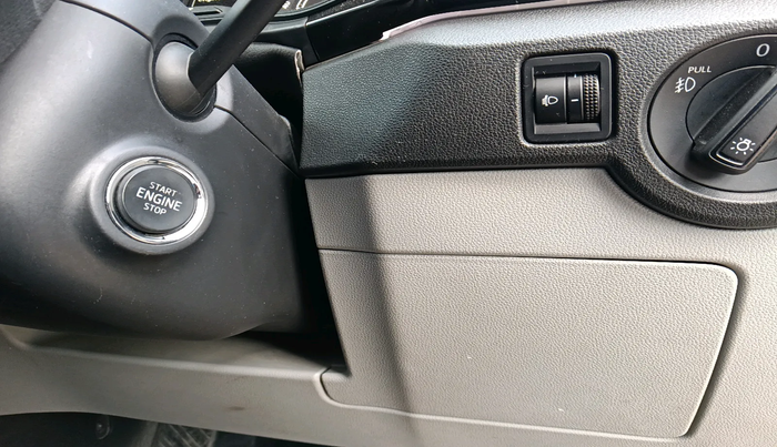 2022 Skoda KUSHAQ STYLE 1.0L TSI AT (6 AIRBAGS), Petrol, Automatic, 43,877 km, interior