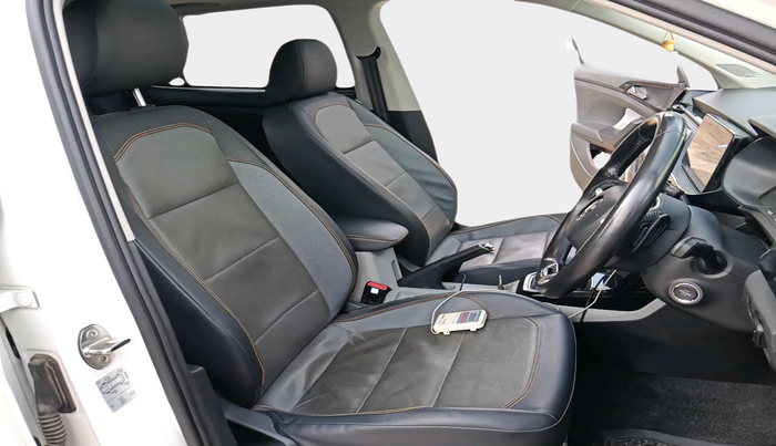 2022 Skoda KUSHAQ STYLE 1.0L TSI AT (6 AIRBAGS), Petrol, Automatic, 43,877 km, interior