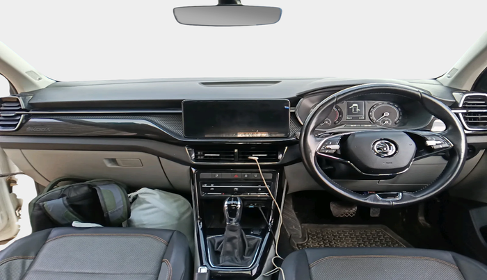 2022 Skoda KUSHAQ STYLE 1.0L TSI AT (6 AIRBAGS), Petrol, Automatic, 43,877 km, interior