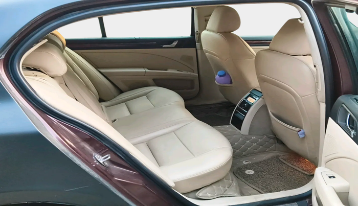 2011 Skoda Superb ELEGANCE 1.8 TSI AT, Petrol, Automatic, 1,54,454 km, interior