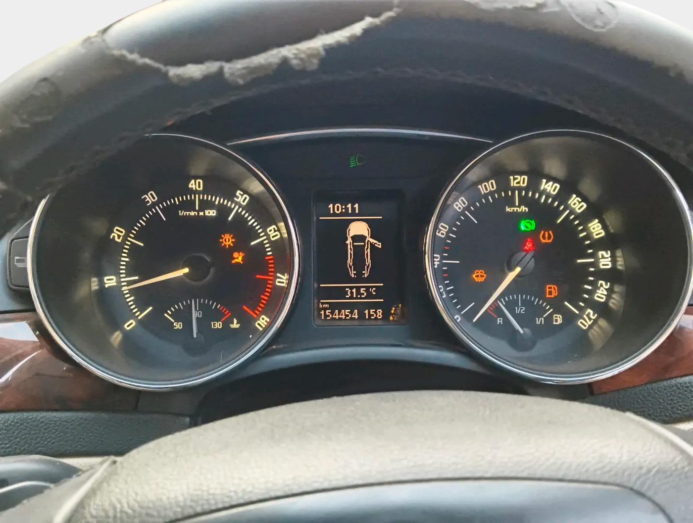 2011 Skoda Superb ELEGANCE 1.8 TSI AT, Petrol, Automatic, 1,54,454 km, interior