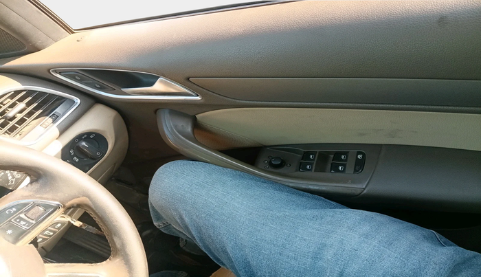 2013 Audi Q3 2.0 QUATTRO TDI AT, Diesel, Automatic, 1,07,073 km, interior