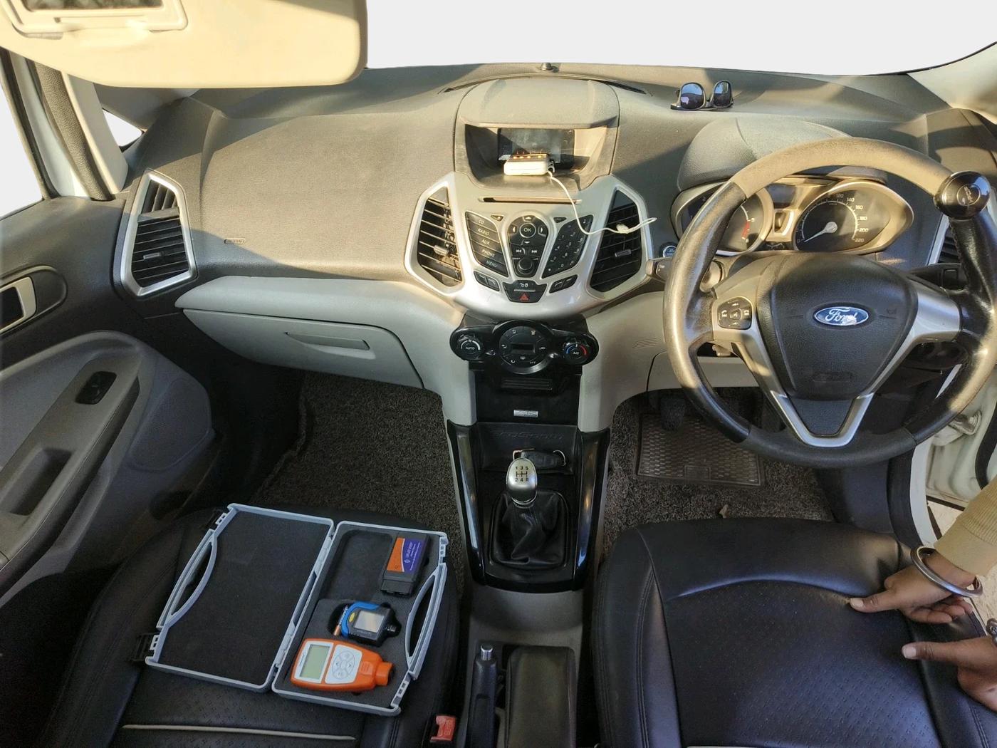 2013 Ford Ecosport TITANIUM 1.5L DIESEL, Diesel, Manual, 1,11,806 km, interior