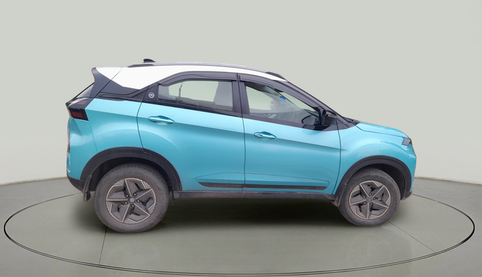 2024 Tata NEXON CREATIVE + SUNROOF DUAL TONE 1.2 PETROL, Petrol, Manual, 7,981 km, exterior