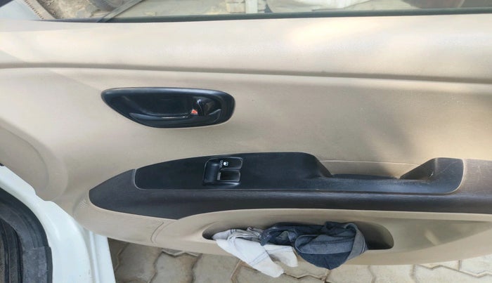 2010 Hyundai i10 ERA 1.1, Petrol, Manual, 1,61,042 km, interior