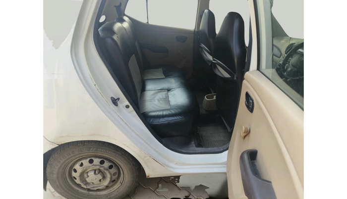 2010 Hyundai i10 ERA 1.1, Petrol, Manual, 1,61,042 km, interior