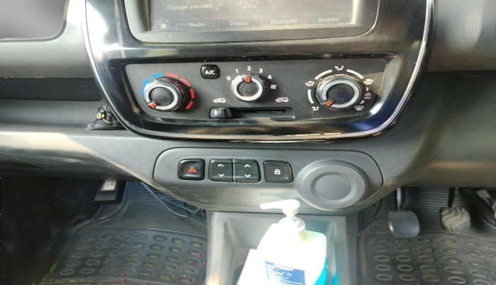 2016 Renault Kwid RXT 0.8, Petrol, Manual, 62,805 km, interior