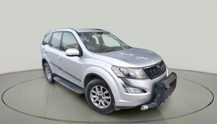 2017 Mahindra XUV500 W10, Diesel, Manual, 1,22,566 km, exterior