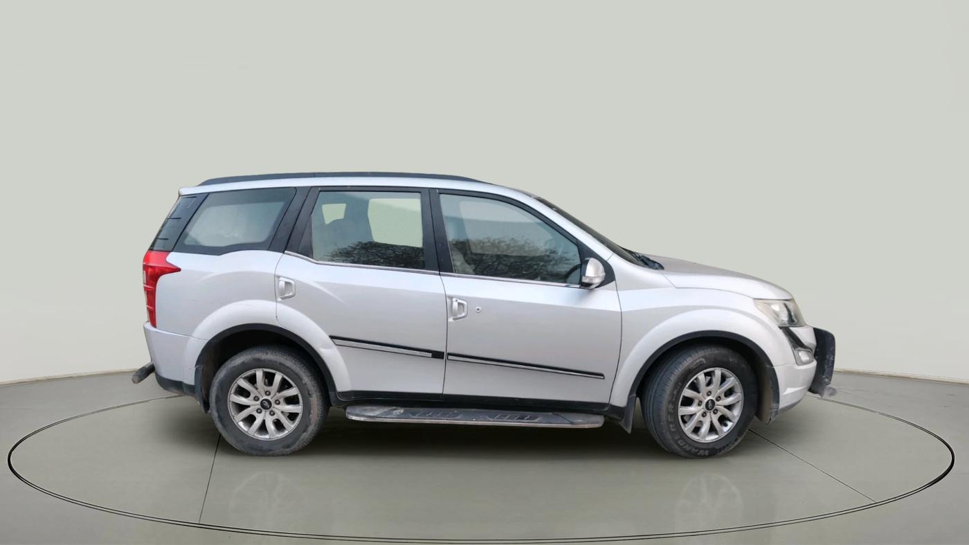2017 Mahindra XUV500 W10, Diesel, Manual, 1,22,566 km, exterior