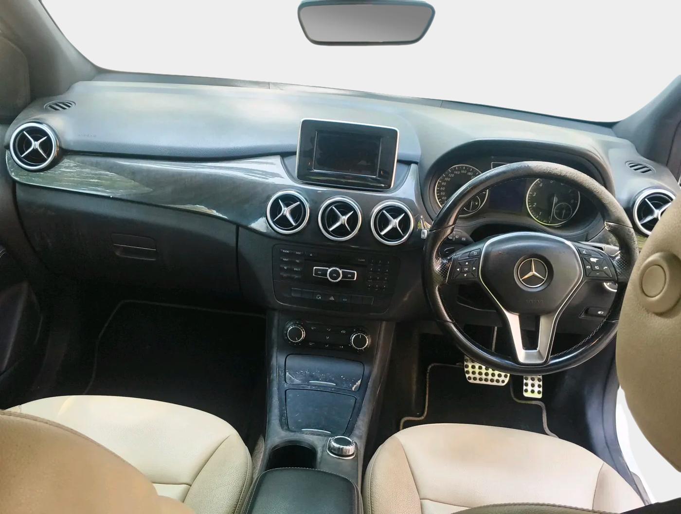 2013 Mercedes Benz B Class B 180 SPORTS PETROL, Petrol, Automatic, 61,240 km, interior