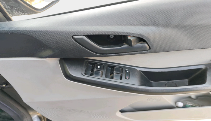 2021 Tata Tiago XT (O) PETROL, Petrol, Manual, 1,36,936 km, interior