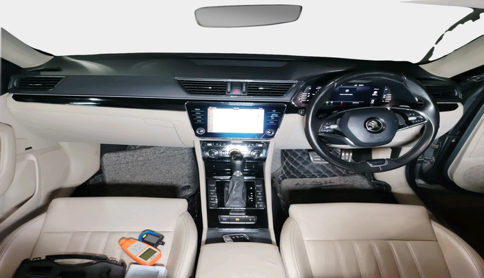 2022 Skoda Superb L&K 2.0 TSI AT, Petrol, Automatic, 48,749 km, interior