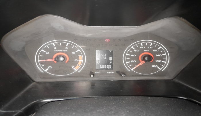 2018 Mahindra KUV 100 NXT K2 D 6S, Diesel, Manual, 68,695 km, interior