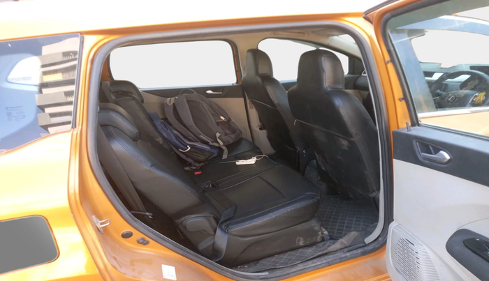 2020 Renault TRIBER RXZ AMT, Petrol, Automatic, 98,423 km, interior