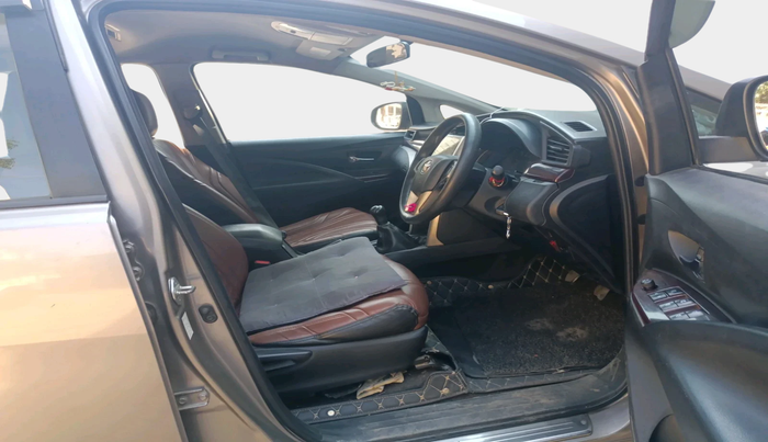 2016 Toyota Innova Crysta 2.4 GX 7 STR, Diesel, Manual, 1,64,208 km, interior
