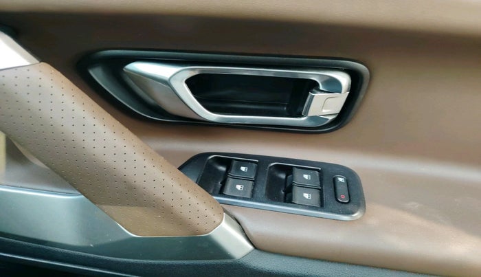 2021 Tata Harrier XZA PLUS 2.0L, Diesel, Automatic, 71,951 km, interior