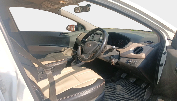 2015 Hyundai Xcent BASE 1.2, Petrol, Manual, 1,10,496 km, interior