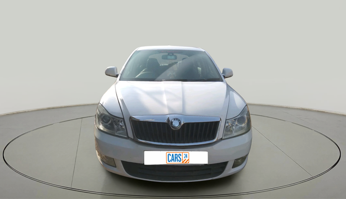 2013 Skoda Laura AMBIENTE 2.0 TDI CR MT, Diesel, Manual, 96,050 km, exterior