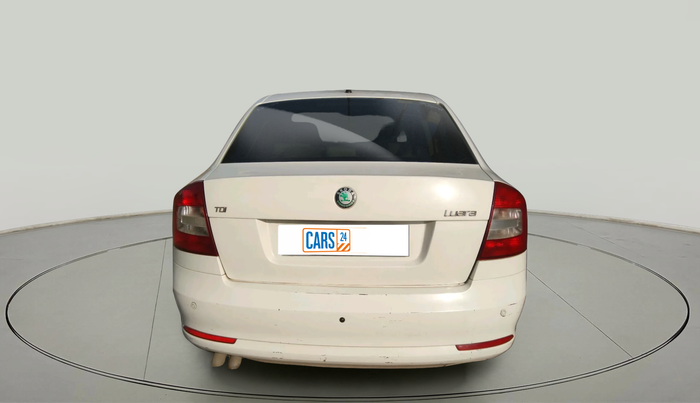 2013 Skoda Laura AMBIENTE 2.0 TDI CR MT, Diesel, Manual, 96,050 km, exterior