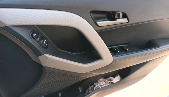 2017 Hyundai Creta SX (O) 1.6 DIESEL, Diesel, Manual, 1,01,408 km, interior