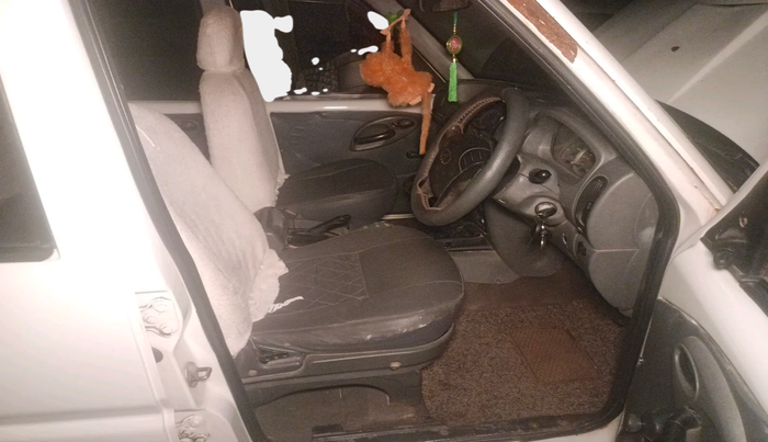 2013 Mahindra Scorpio EX M2DI, Diesel, Manual, 97,236 km, interior